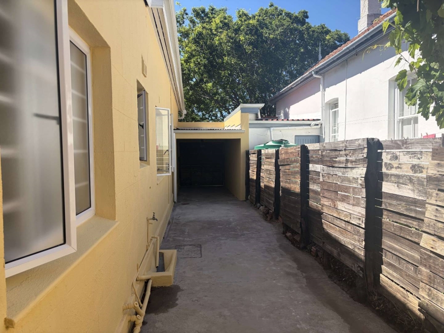 To Let 4 Bedroom Property for Rent in Rondebosch Village Western Cape
